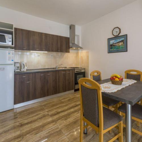Apartmani S Dvije Spavace Sobe 4 Osobe Selce Eksteriør bilde